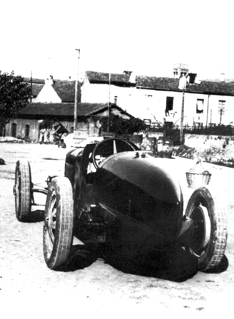 Nuvolari's Bugatti prior to the 1931 Rome GP