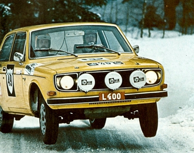 Volvo 142 lifts a wheel during the Swedish Rally