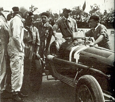 Chiron and Varzi stand alongside a P3 Alfa Romeo at the 1932 Monza