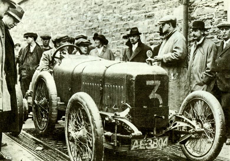 A Straker-Squire 3.3 litre prior to the start of the 1914 Isle of Man Tourist Trophy