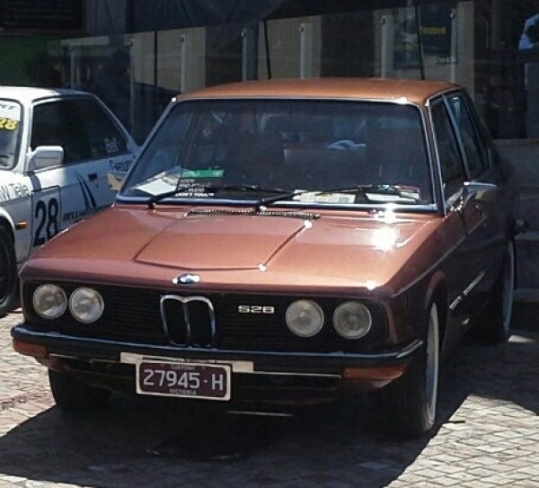Classic 1975 BMW 528  E12