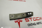 3 Fender mounting bracket front left Tesla model S