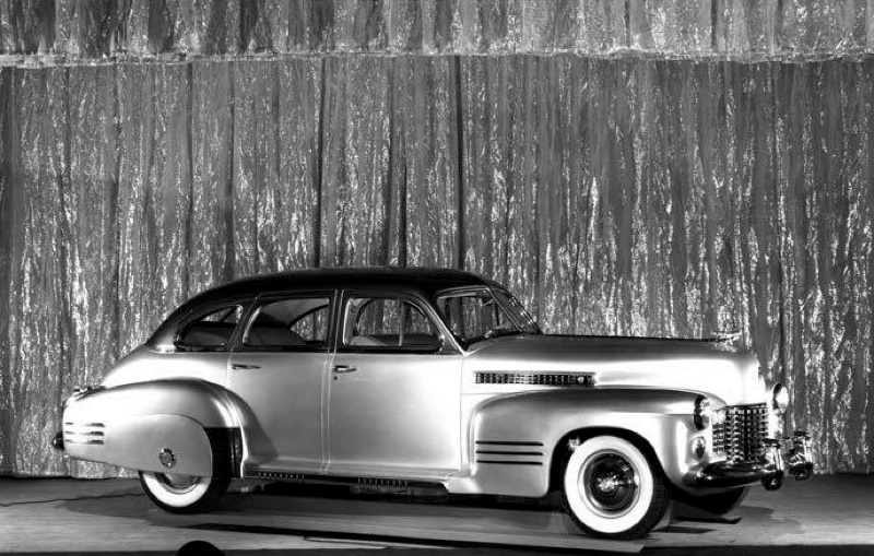 1941 Cadillac Series 63 5-Passenger Sedan