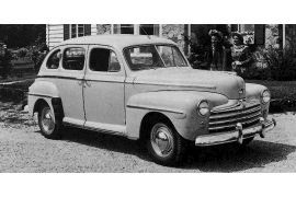 1948 Ford DeLuxe Sedan